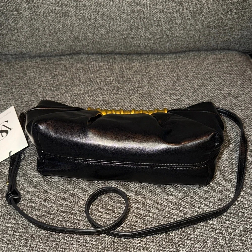 Elegant Black and Gold Women's Bag - Picture 10 of 12